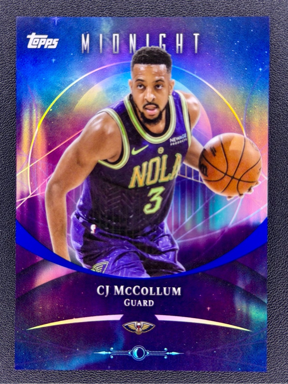 CJ MCCOLLUM 2025-26 TOPPS MIDNIGHT NBA BASKETBALL #50 NEW ORLEANS PELICANS CARD
